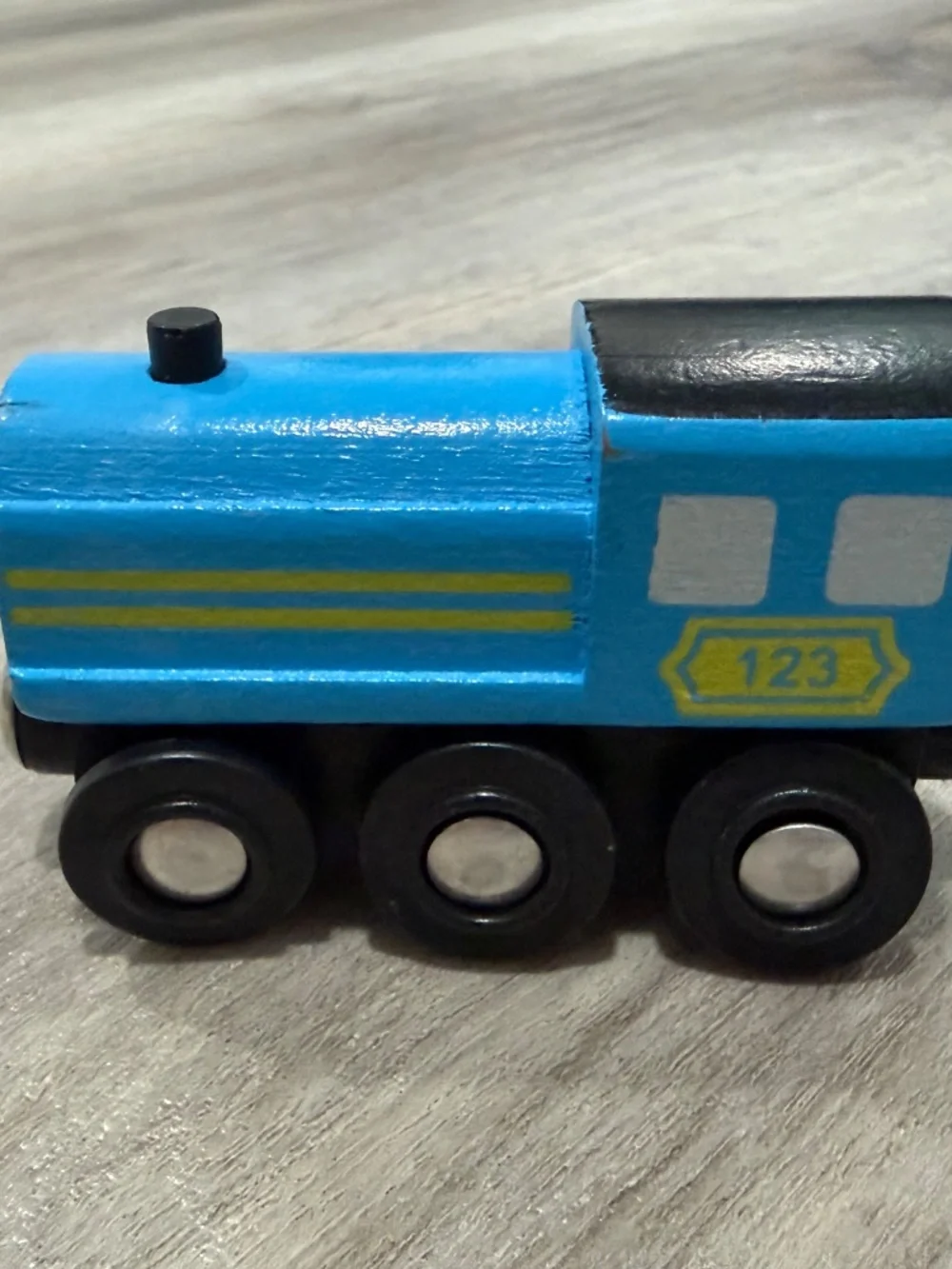 Melissa & Doug Wooden Magnetic Train Cars Lot of 4